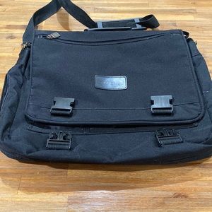 Black shoulder brief case bag with lots of pockets